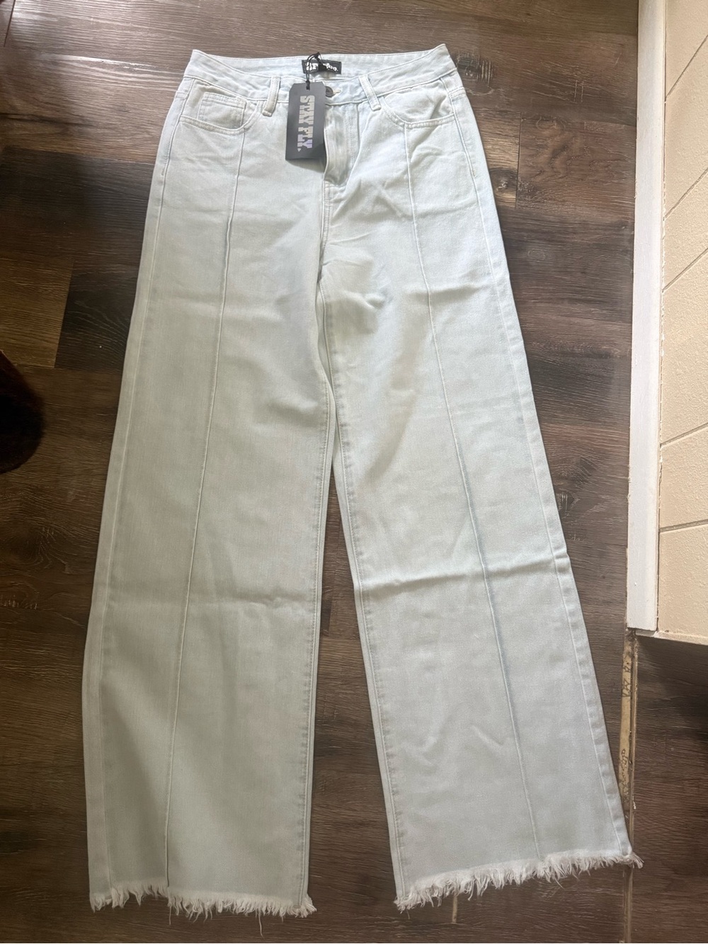Wide Leg Light Wash Jeans - Women